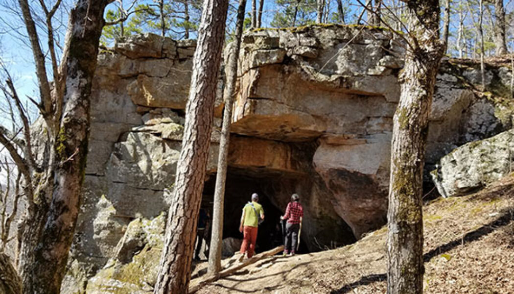 Hike to Sandstone Castles