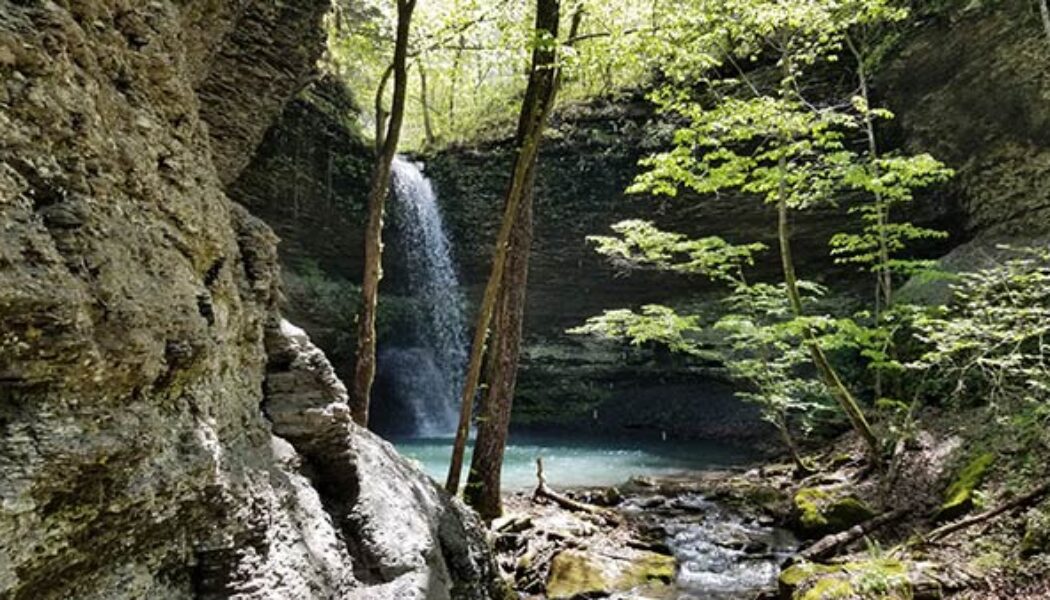 Hiking to Splashdown Falls and Intersection Falls